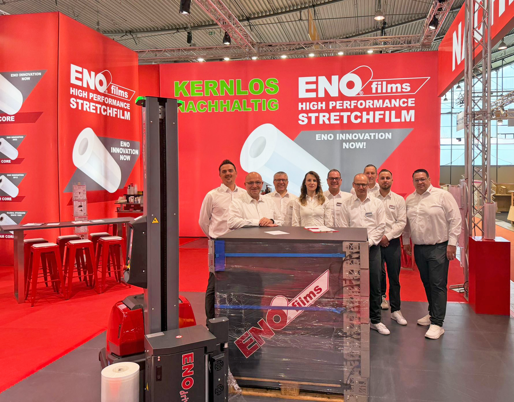 Logimat 2026'daki büyük fuar ekibimizin grup fotoğrafı.